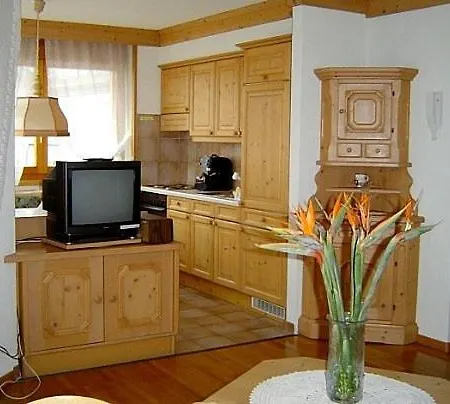 Haus Adora Apartament