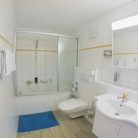 Haus Adora لوكباد