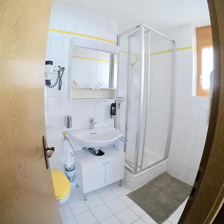 Haus Adora شقة