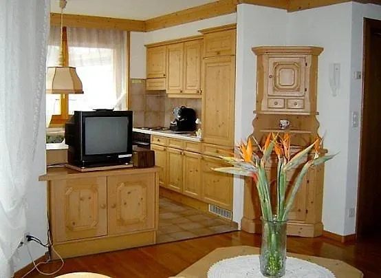 Haus Adora Apartment