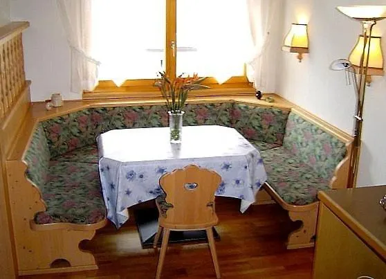 Apartment Haus Adora *