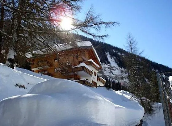 Apartment Haus Adora *
